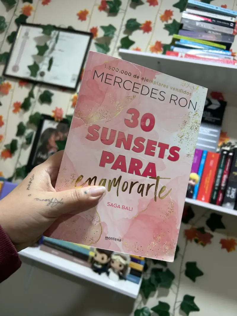 Libro '30 Sunsets Para Enamorarte' de Mercedes Ron