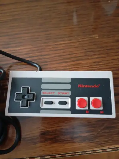 Control clásico Nintendo NES original - miniatura 1