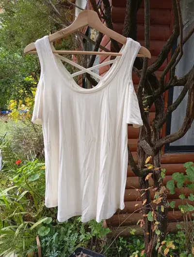 Blusa azul con diseño elegante para mujer - miniatura 2