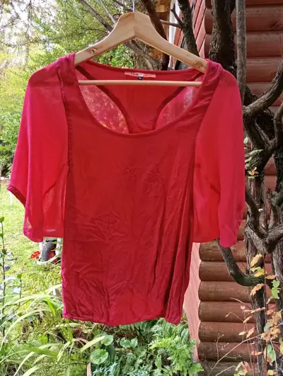 Blusa azul con diseño elegante para mujer - miniatura 4