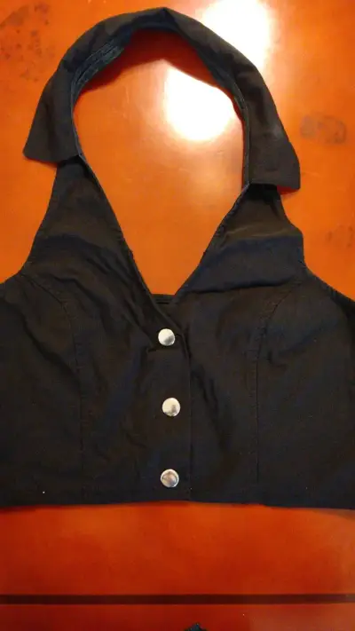 Top negro con botones metálicos - miniatura 1