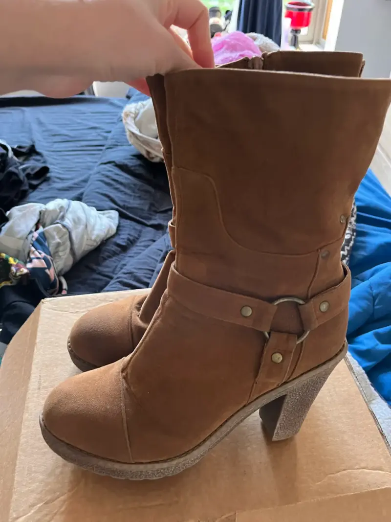 Botines de tacón alto marrones con forro a cuadros - 2