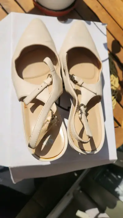 Zapatos de tacón beige Naturalizer - miniatura 1
