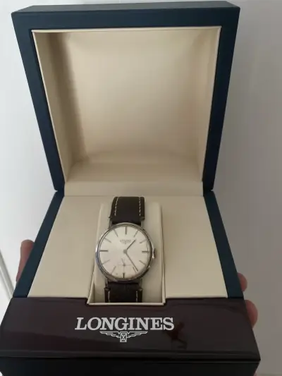 Reloj Longines vintage con correa de cuero - miniatura 1