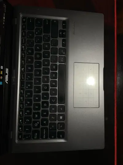 Se vende laptop - miniatura 2
