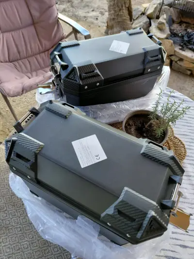 Cajas laterales para moto - miniatura 1