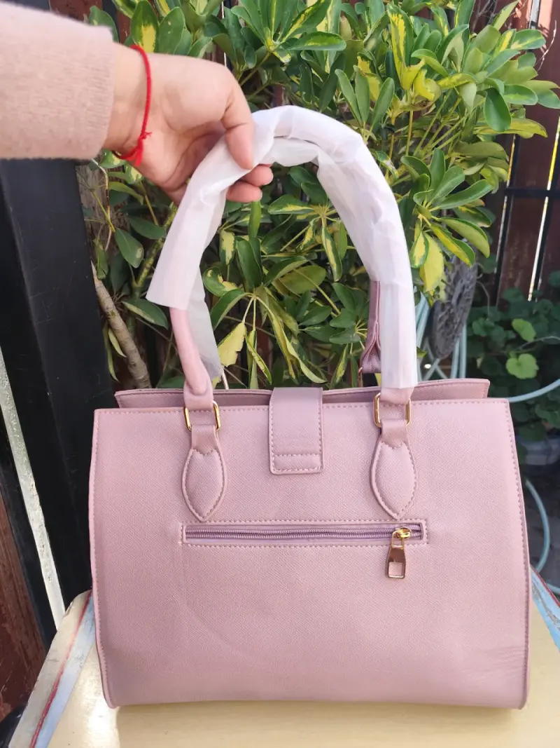 Cartera de mano rosada elegante - 2