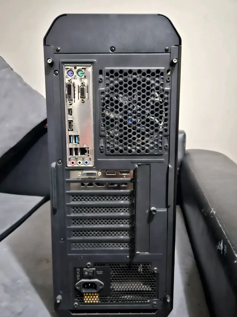 PC Gamer Intel i5-9400F + GTX 1660 Super 6GB - 2