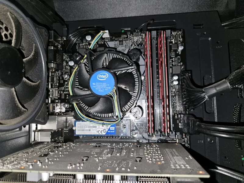 PC Gamer Intel i5-9400F + GTX 1660 Super 6GB - 3