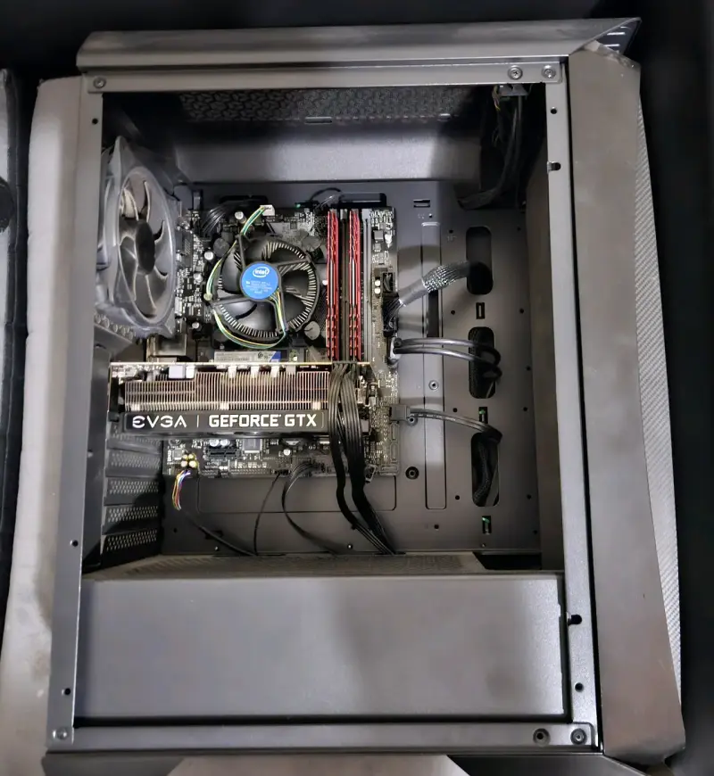 PC Gamer Intel i5-9400F + GTX 1660 Super 6GB - 4