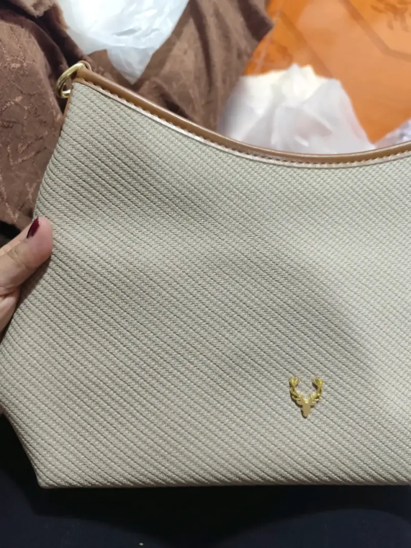 Cartera Hobo Textura Tejida Beige/Negra - 2