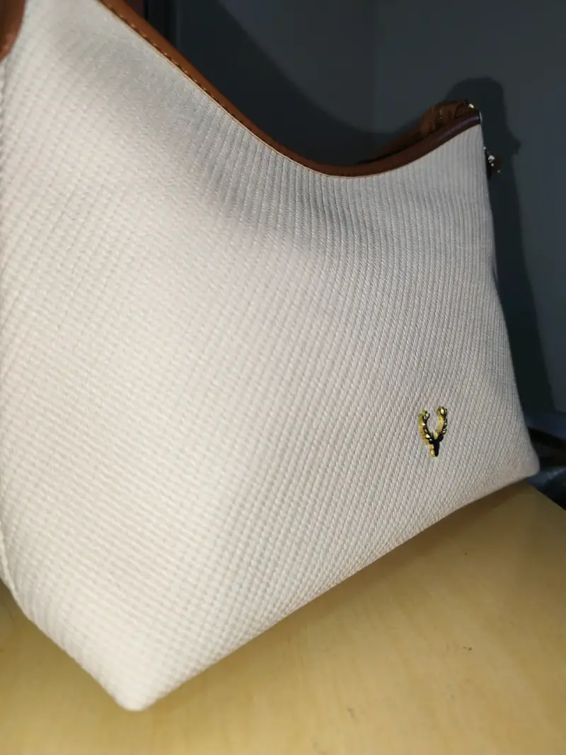 Cartera Hobo Textura Tejida Beige/Negra - 3