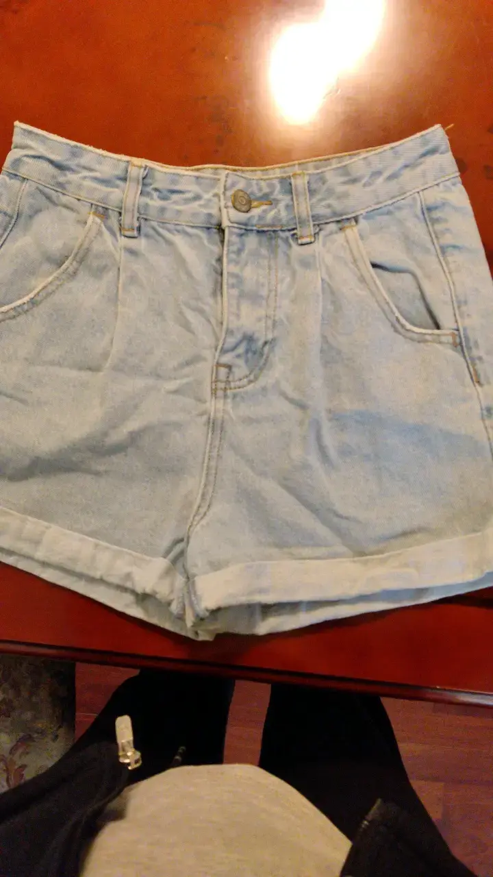 Shorts de mezclilla azul claro para mujer