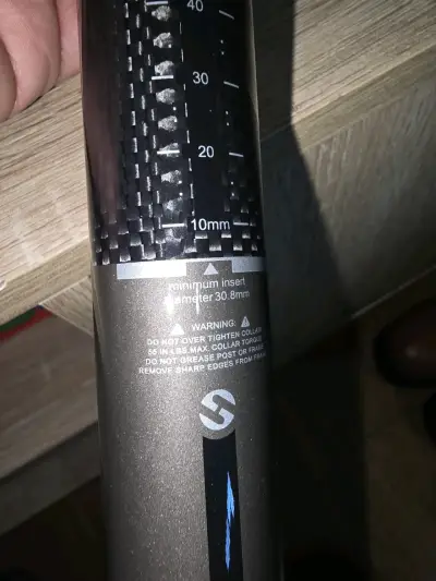 Tubo de sillín de carbono para bicicleta 30.8mm - miniatura 3