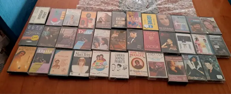 Colección de cassettes de música variada - 1