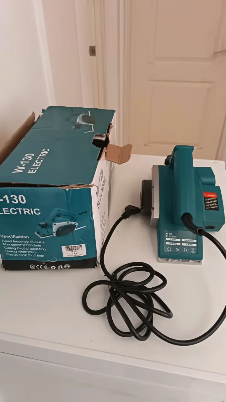 Cepillo Eléctrico W-130 para Madera - 1