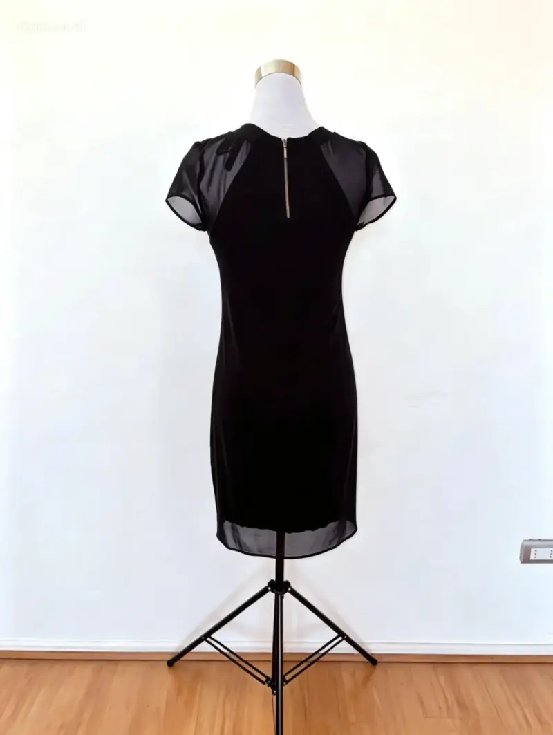 Vestido Desigual negro con diseño floral - 3