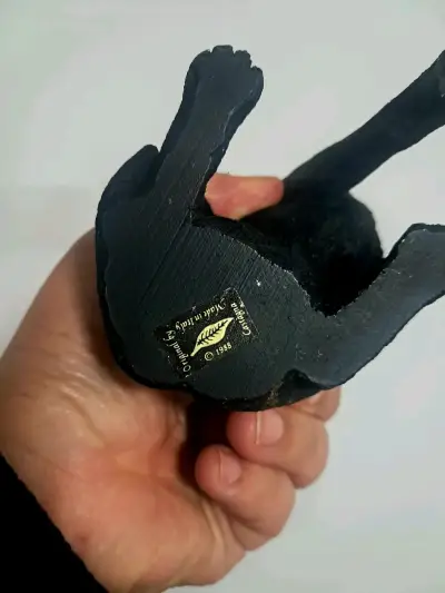 Figura decorativa de perro negro hecha a mano - miniatura 4