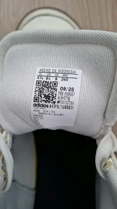 Zapatillas Adidas blancas con detalles marrones - miniatura 3
