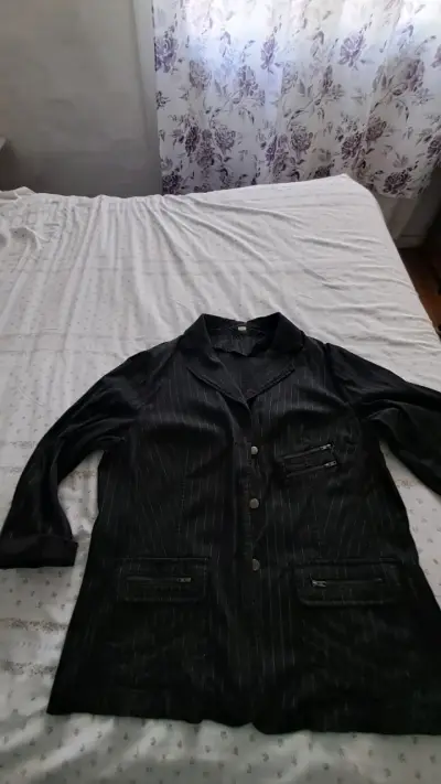 Blazer negro a rayas para mujer - miniatura 2