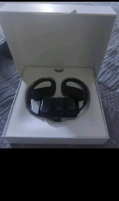 Audífonos Bluetooth Beats Powerbeats 3 Negros - miniatura 1