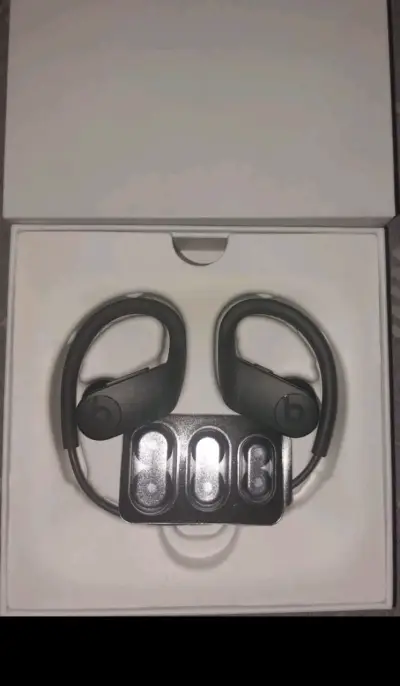 Audífonos Bluetooth Beats Powerbeats 3 Negros - miniatura 2