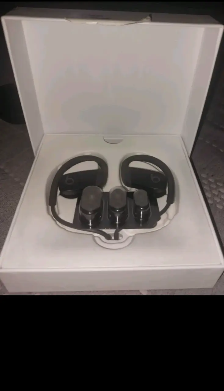 Audífonos Bluetooth Beats Powerbeats 3 Negros - 3