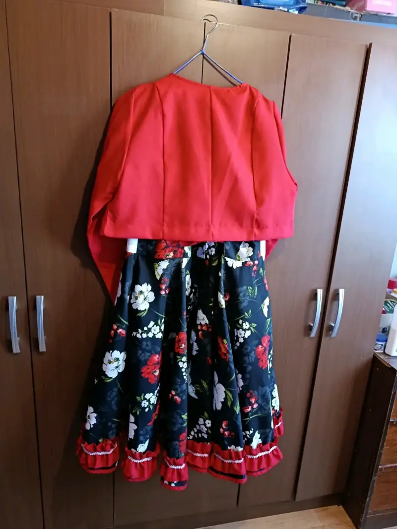 Vestido de huasa chilena con chaqueta roja - 2