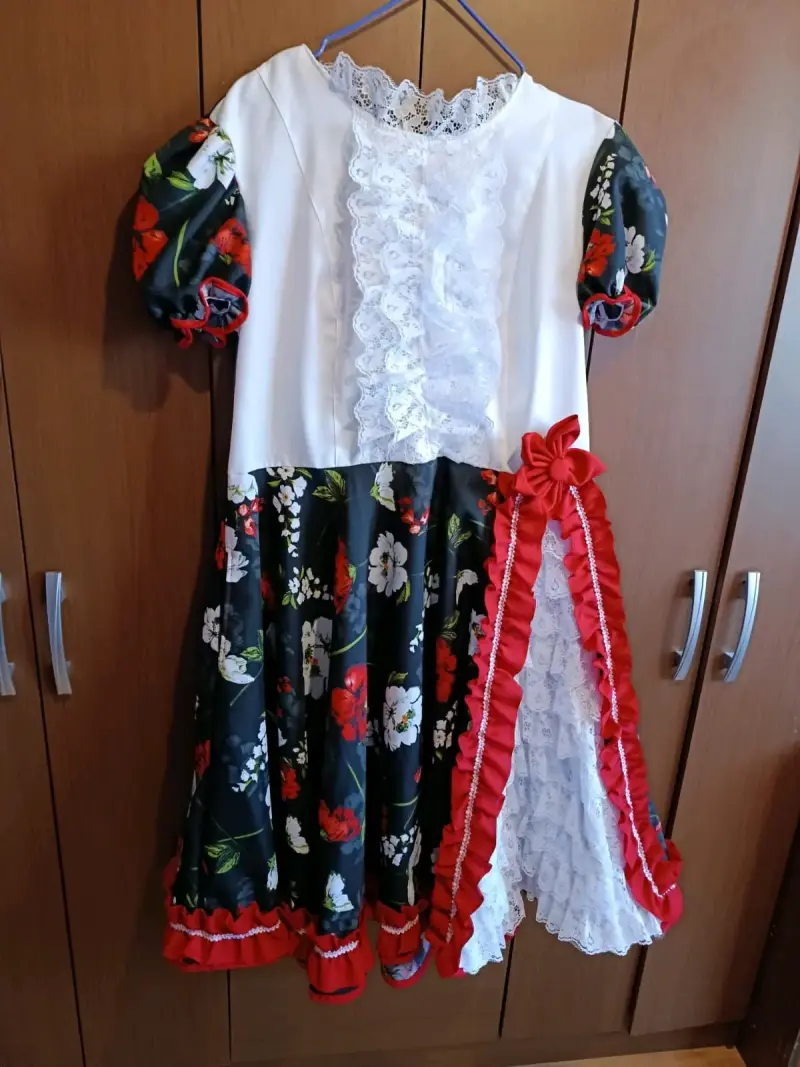 Vestido de huasa chilena con chaqueta roja - 4