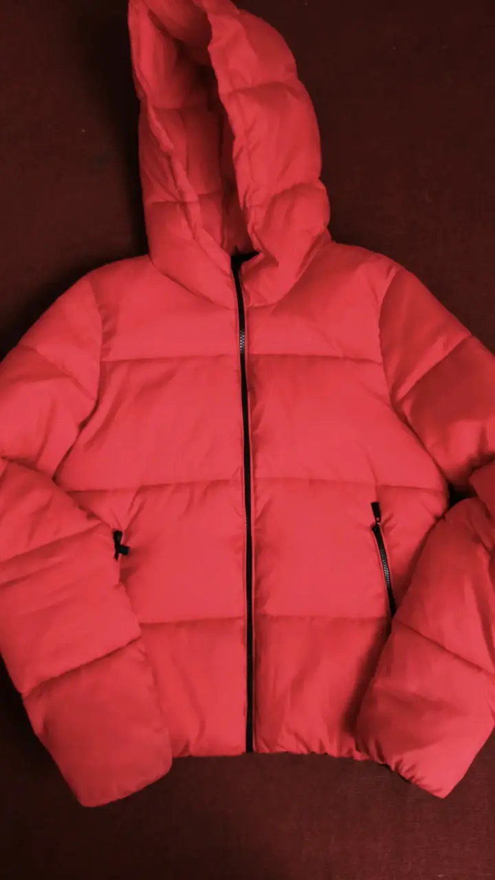 Chaqueta acolchada negra y roja - 2
