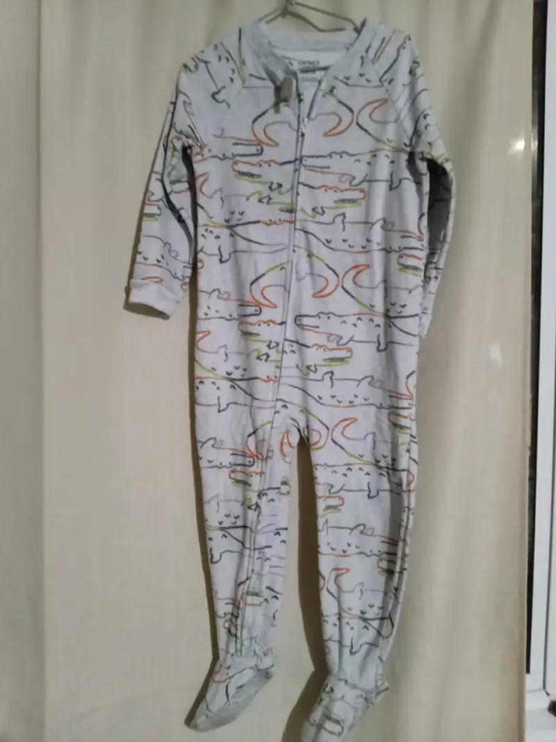 Pijamas enteros para niños con diseños divertidos - 3