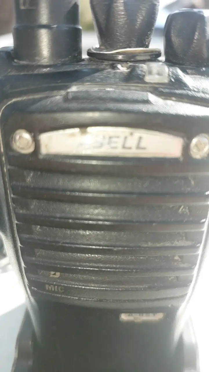 Radios portátiles Abell con cargadores - 4