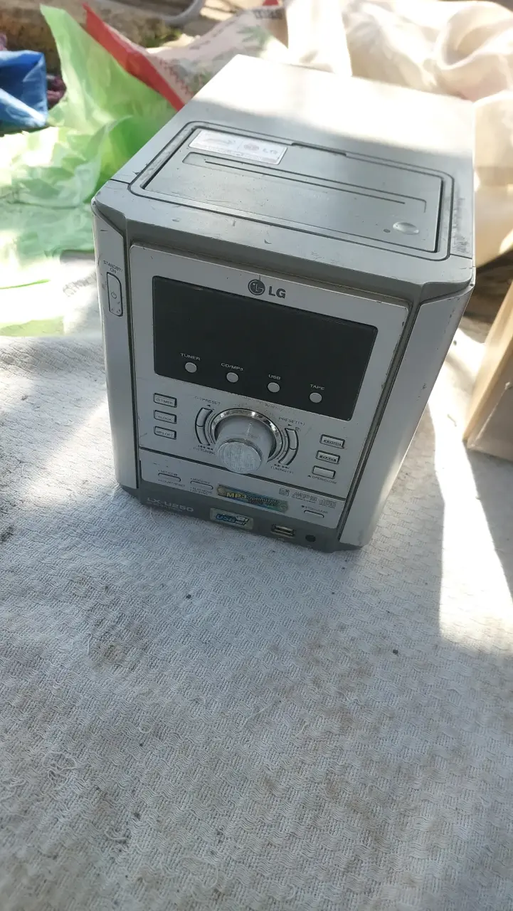 Equipos de sonido Aiwa y Philips con parlantes - 3