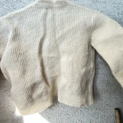 Cárdigan de lana beige para mujer - miniatura 2