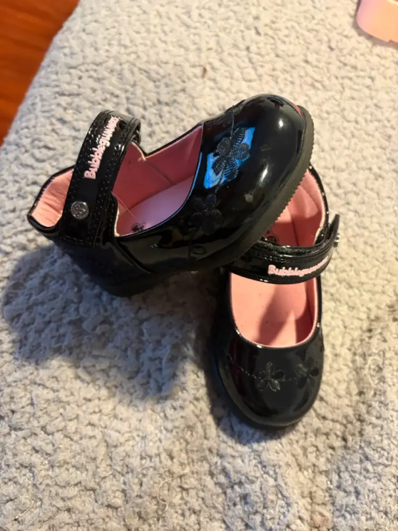 Zapatos de charol negro para niña Bubblegummers 22 - 1