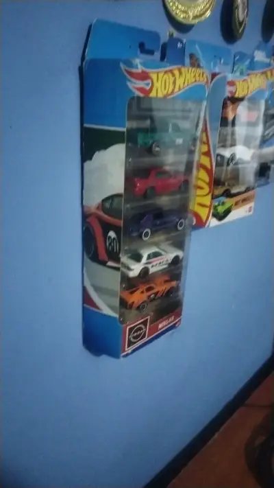 Set de autos Hot Wheels Nissan colección - miniatura 2
