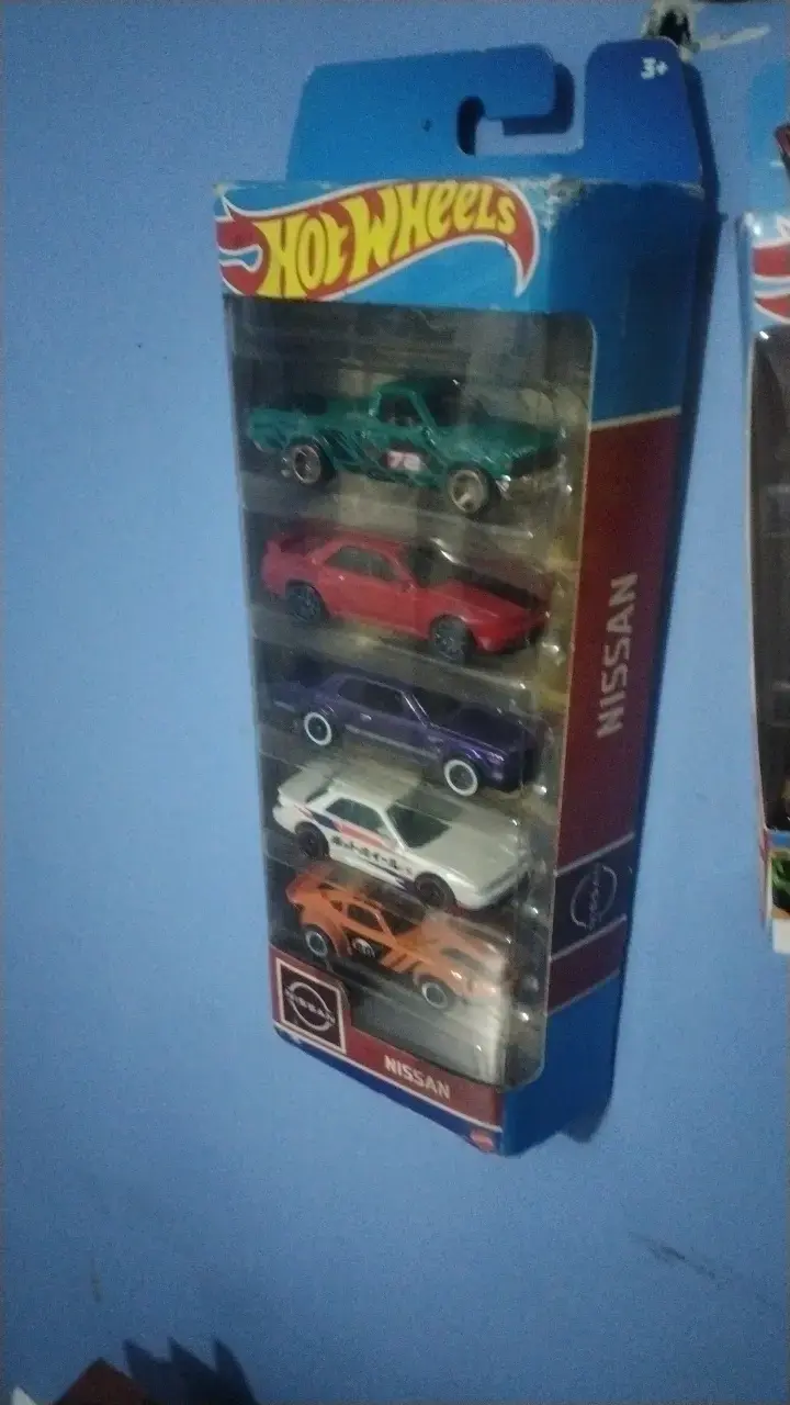 Set de autos Hot Wheels Nissan colección - 3