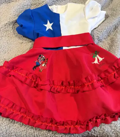 Vestido de niña con diseño bandera chilena talla 2 - miniatura 1