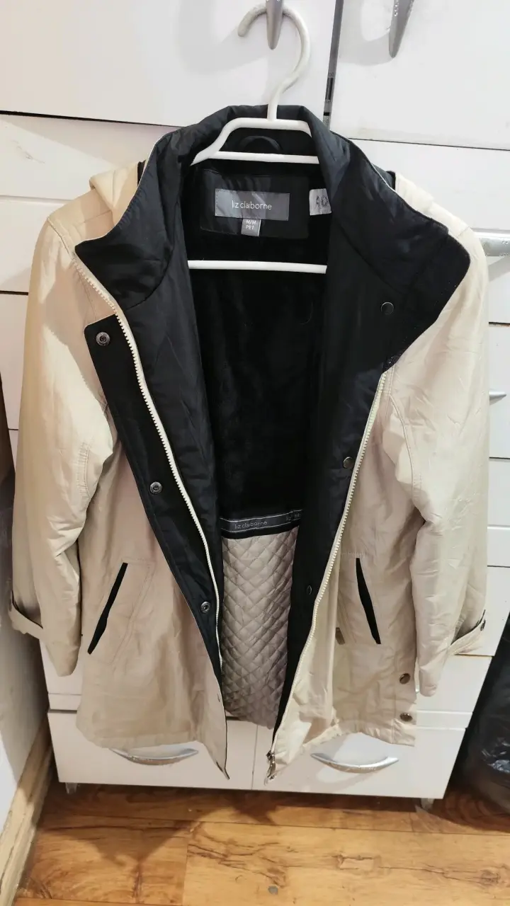 Chaqueta beige con capucha Liz Claiborne - 1