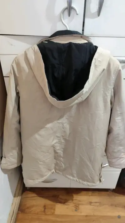 Chaqueta beige con capucha Liz Claiborne - miniatura 2