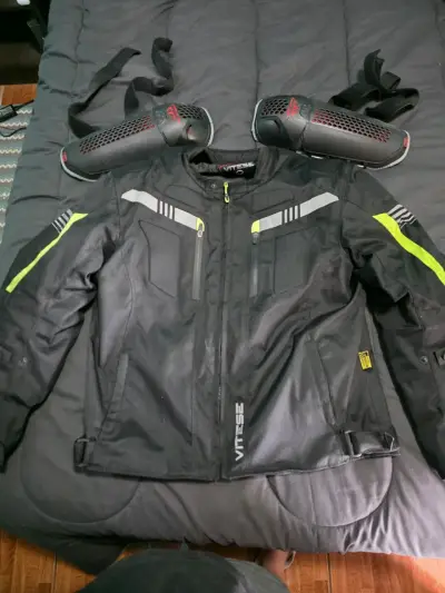Moto Honda CB190 2023 con accesorios - miniatura 4