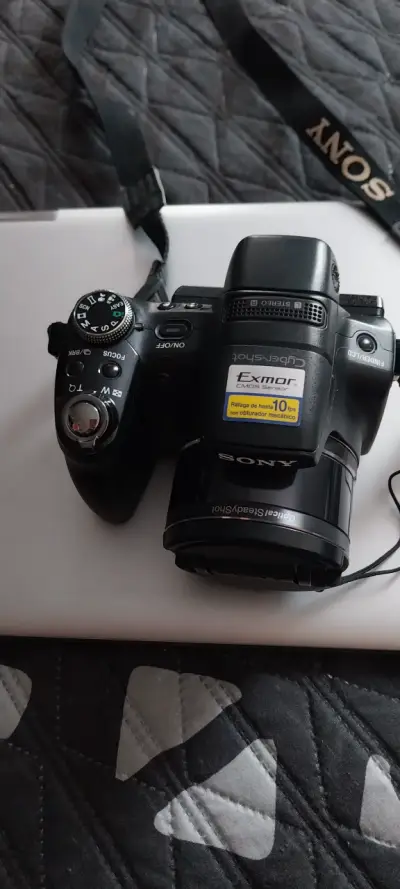 Cámara digital Sony con lente Exmor y SteadyShot - miniatura 4