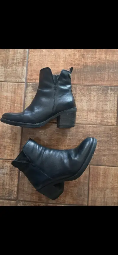 Botines de cuero negro con tacón - miniatura 1