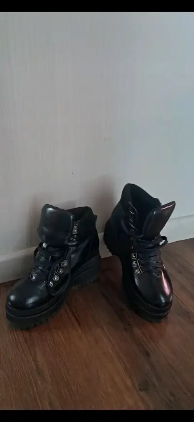 Botines de cuero negro con tacón - miniatura 3