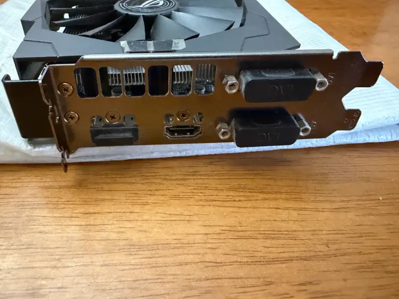 Tarjeta gráfica ASUS RX 570 con doble ventilador - 3