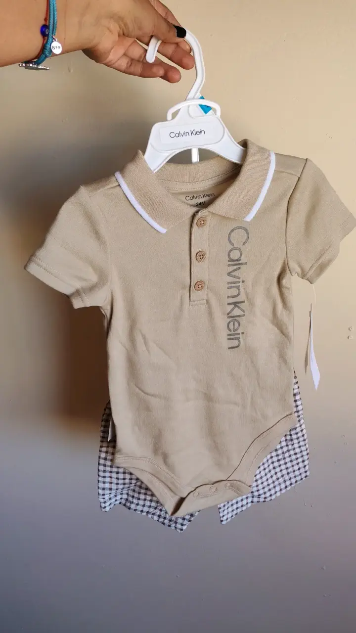 Body y short para bebé Calvin Klein beige