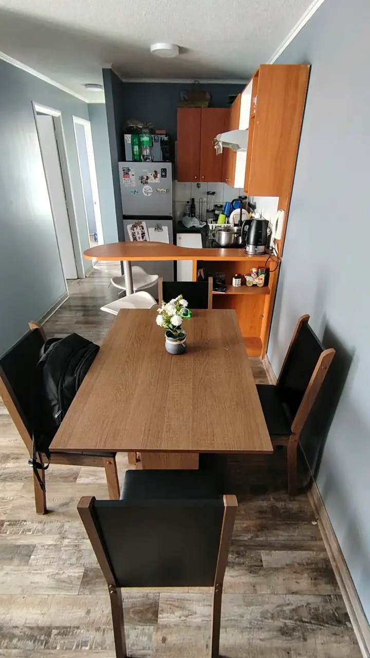 Juego de comedor de madera con 4 sillas - 2