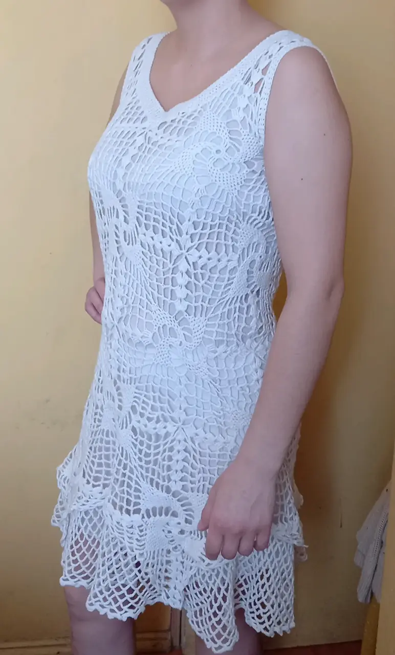 Vestido de encaje blanco sin mangas - 1