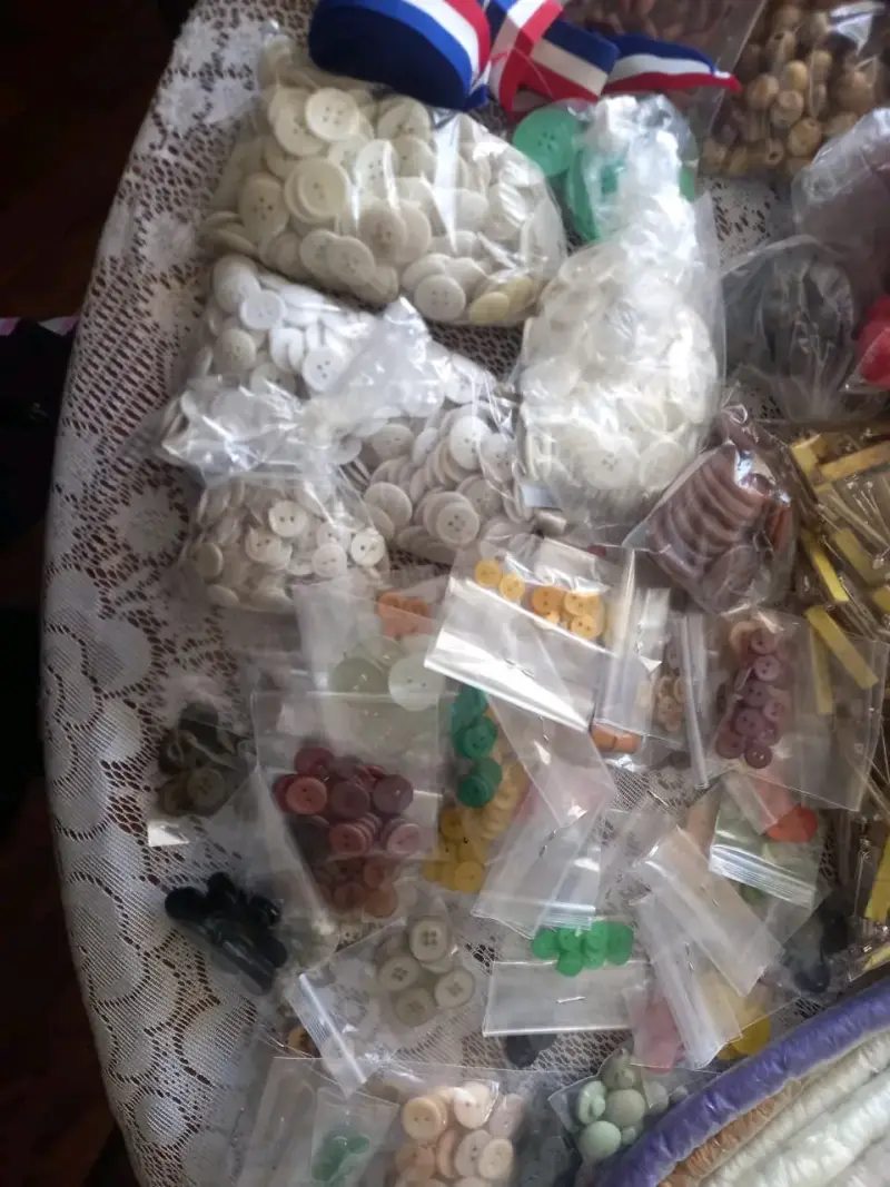 Lote de materiales para manualidades y costura - 4