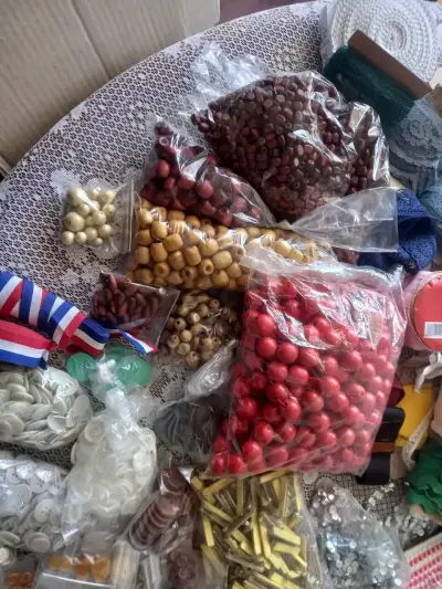Lote de materiales para manualidades y costura - miniatura 5
